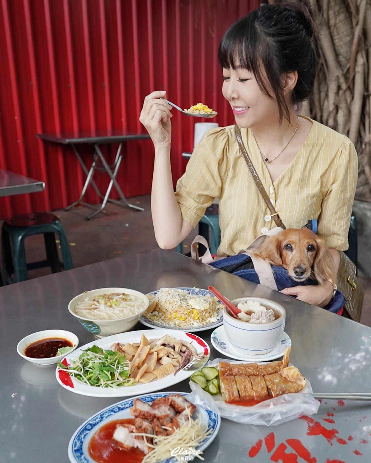 廟口美食紅到韓國!大稻埕50年「白煮豬腳」老台北人最愛,必搭40元爆量麵線 廟口美食紅到韓國!大稻埕50年「白煮豬腳」老台北人最愛,必搭40元爆量麵線