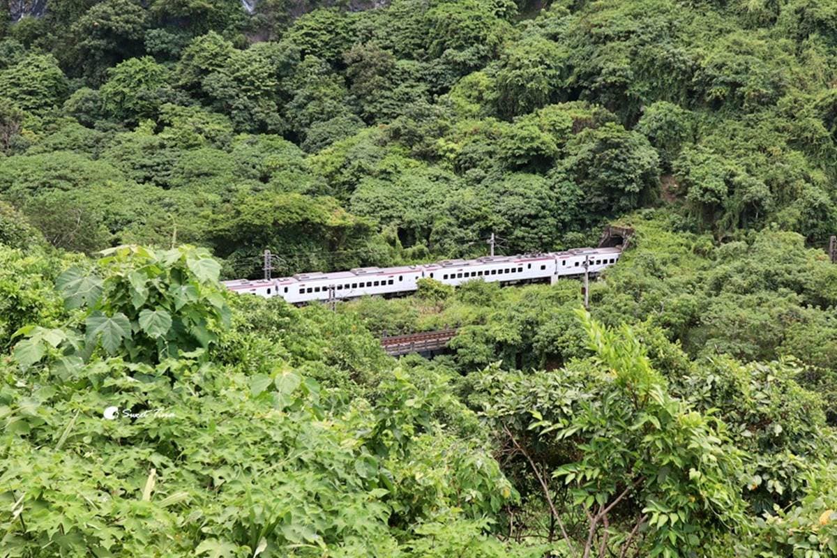 Outdoor咖必訪!花蓮6條消暑步道:10分鐘輕鬆攻頂、絕美水廉洞、瀑布祕境 Outdoor咖必訪!花蓮6條消暑步道:10分鐘輕鬆攻頂、絕美水廉洞、瀑布祕境