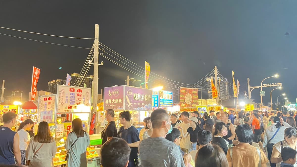 台南人逛起來!武聖夜市「這天」起加開週五營業日,加碼換「300元消費券」 台南人逛起來!武聖夜市「這天」起加開週五營業日,加碼換「300元消費券」
