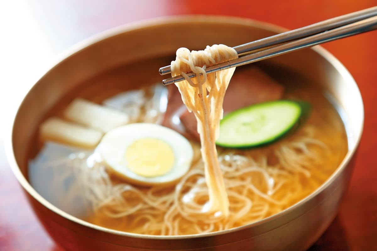 去首爾就吃這5間!韓食必吃「殿堂級餐廳」:排隊五花肉、明星最愛參雞湯 去首爾就吃這5間!韓食必吃「殿堂級餐廳」:排隊五花肉、明星最愛參雞湯