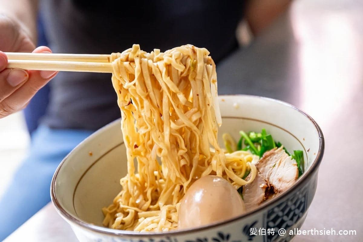 別只知道吃豆干!大溪老街必嘗6小吃、伴手禮:150年油飯、排隊麥芽花生糖 別只知道吃豆干!大溪老街必嘗6小吃、伴手禮:150年油飯、排隊麥芽花生糖