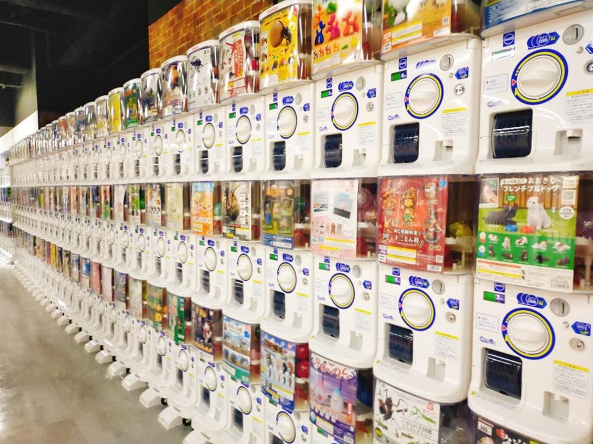 扭蛋迷暴動!開箱金氏世界紀錄認證「全球最大扭蛋店」,超過3千台任你玩 扭蛋迷暴動!開箱金氏世界紀錄認證「全球最大扭蛋店」,超過3千台任你玩