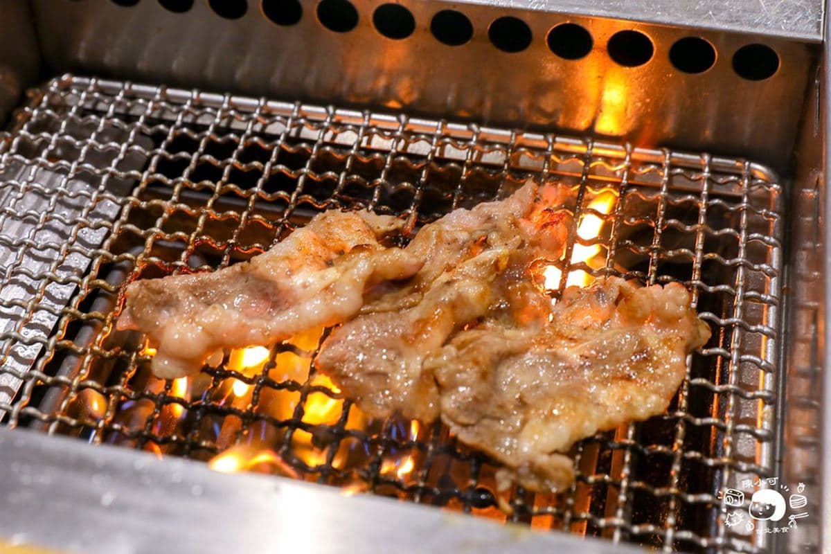 1人也能爽嗑烤肉!台北「平價燒肉」238元吃4種肉,超高CP值小資族必收 1人也能爽嗑烤肉!台北「平價燒肉」238元吃4種肉,超高CP值小資族必收