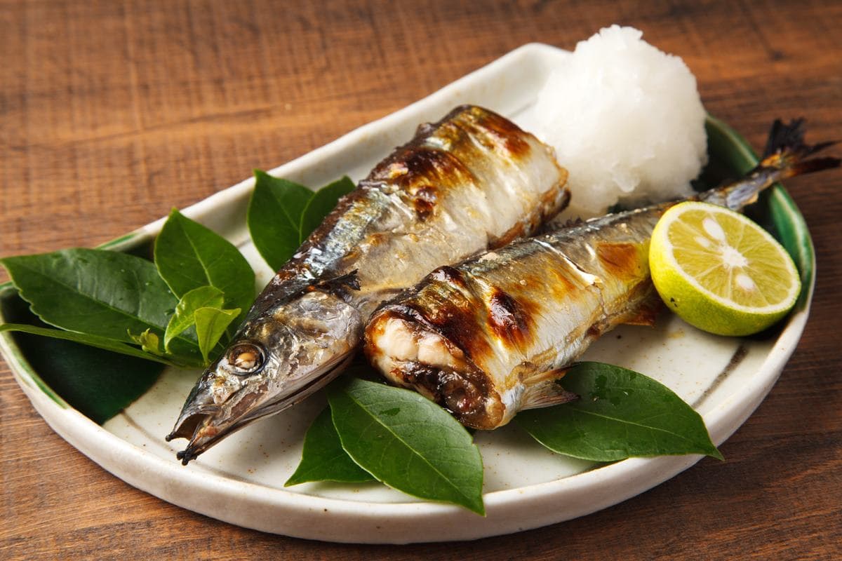 中秋烤肉秋刀魚必備!不愛苦味、怕魚刺多?只要「2步驟」輕鬆解決 中秋烤肉秋刀魚必備!不愛苦味、怕魚刺多?只要「2步驟」輕鬆解決