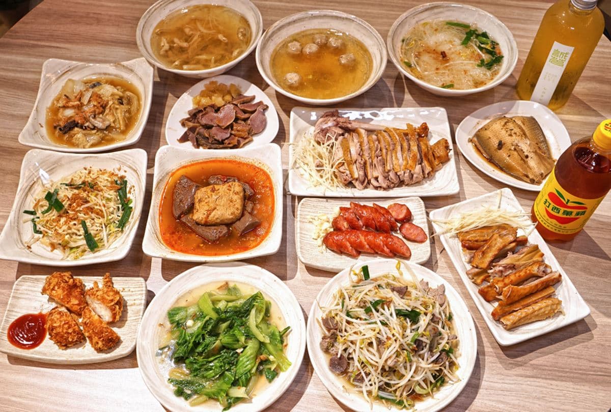 逛新店裕隆城順路吃!捷運七張站6美食:平民鼎泰豐、水餃界胖虎、爆餡芋泥 逛新店裕隆城順路吃!捷運七張站6美食:平民鼎泰豐、水餃界胖虎、爆餡芋泥