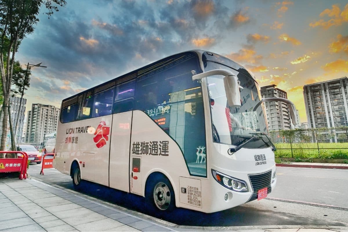 99元暢遊阿里山!全新「郵輪巴士」連假優惠現省500元,順訪絕美茶園步道 99元暢遊阿里山!全新「郵輪巴士」連假優惠現省500元,順訪絕美茶園步道