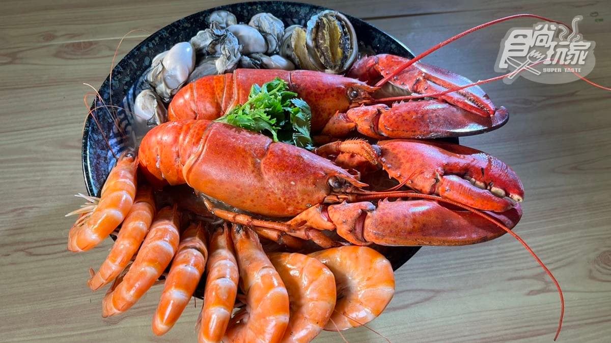 新竹最狂「爆量系海鮮麵線」!爽吃比手掌大波士頓龍蝦,再嗑滿滿鮮蚵、小卷