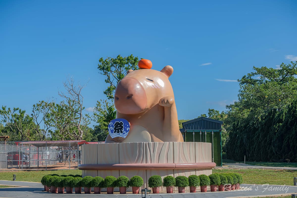 平日入園「最高省百元」!桃園人氣農場換新裝,搶拍超萌水豚雕像、餵小動物 桃園景點戶外農場,推薦必去「埔心牧場」,孩子可近距離親近小動物。