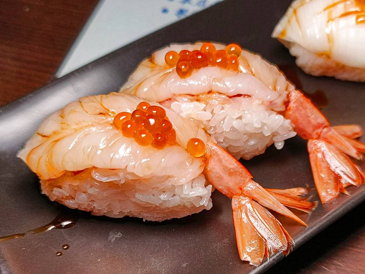 花蓮版「三味食堂」藏在這!巨無霸鮭魚壽司厚切不手軟,20元味噌湯魚肉滿滿 花蓮版「三味食堂」藏在這!巨無霸鮭魚壽司厚切不手軟,20元味噌湯魚肉滿滿