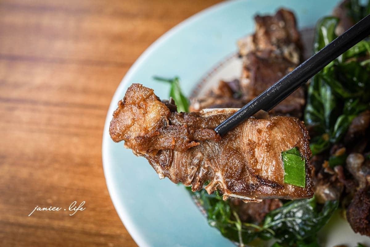 貨櫃屋藏飯店級烤鴨!台中暴紅「一鴨四吃」沒訂吃不到,肥美櫻桃鴨油亮噴香 貨櫃屋藏飯店級烤鴨!台中暴紅「一鴨四吃」沒訂吃不到,肥美櫻桃鴨油亮噴香