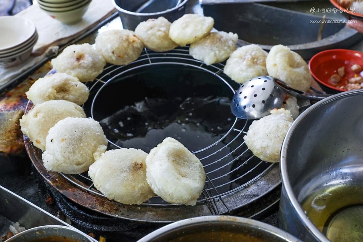 連假排到上新聞!彰化50年「脆皮肉圓」熟客狂買千元,包香菇+炸蛋外酥內Q 連假排到上新聞!彰化50年「脆皮肉圓」熟客狂買千元,包香菇+炸蛋外酥內Q