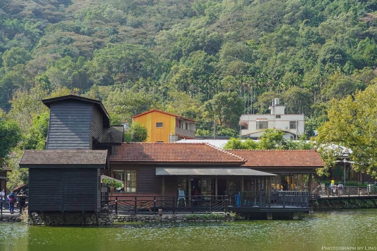別只衝日月潭!南投水里5必訪景點:搶拍「最美湖上餐廳」、體驗手拉坏DIY 別只衝日月潭!南投水里5必訪景點:搶拍「最美湖上餐廳」、體驗手拉坏DIY