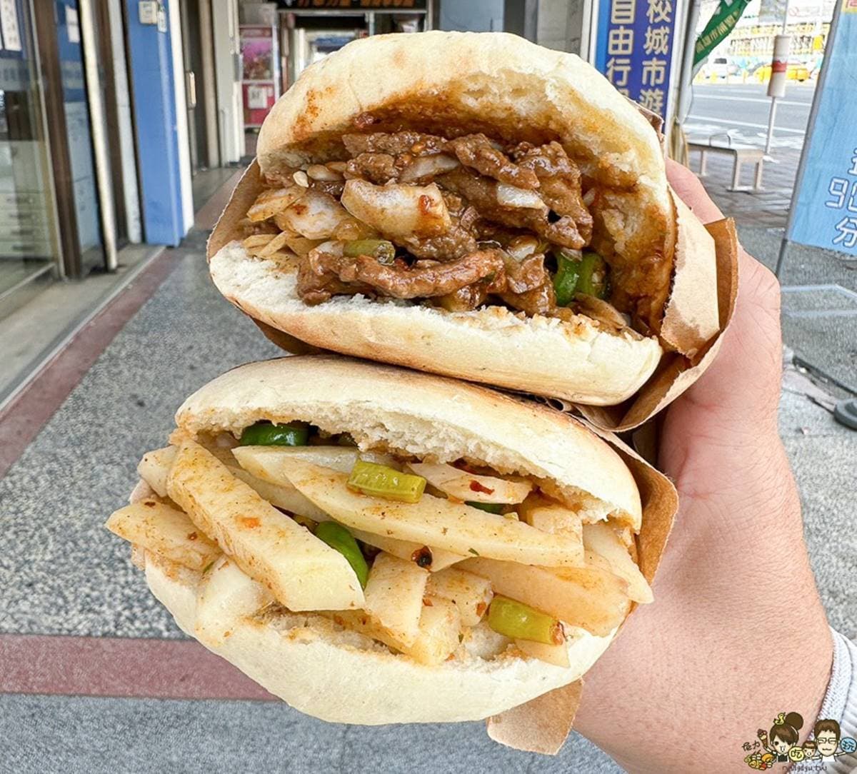 每一口都是料!高雄車站「爆餡肉夾饃」給料不手軟,道地外省味連長輩都愛 每一口都是料!高雄車站「爆餡肉夾饃」給料不手軟,道地外省味連長輩都愛