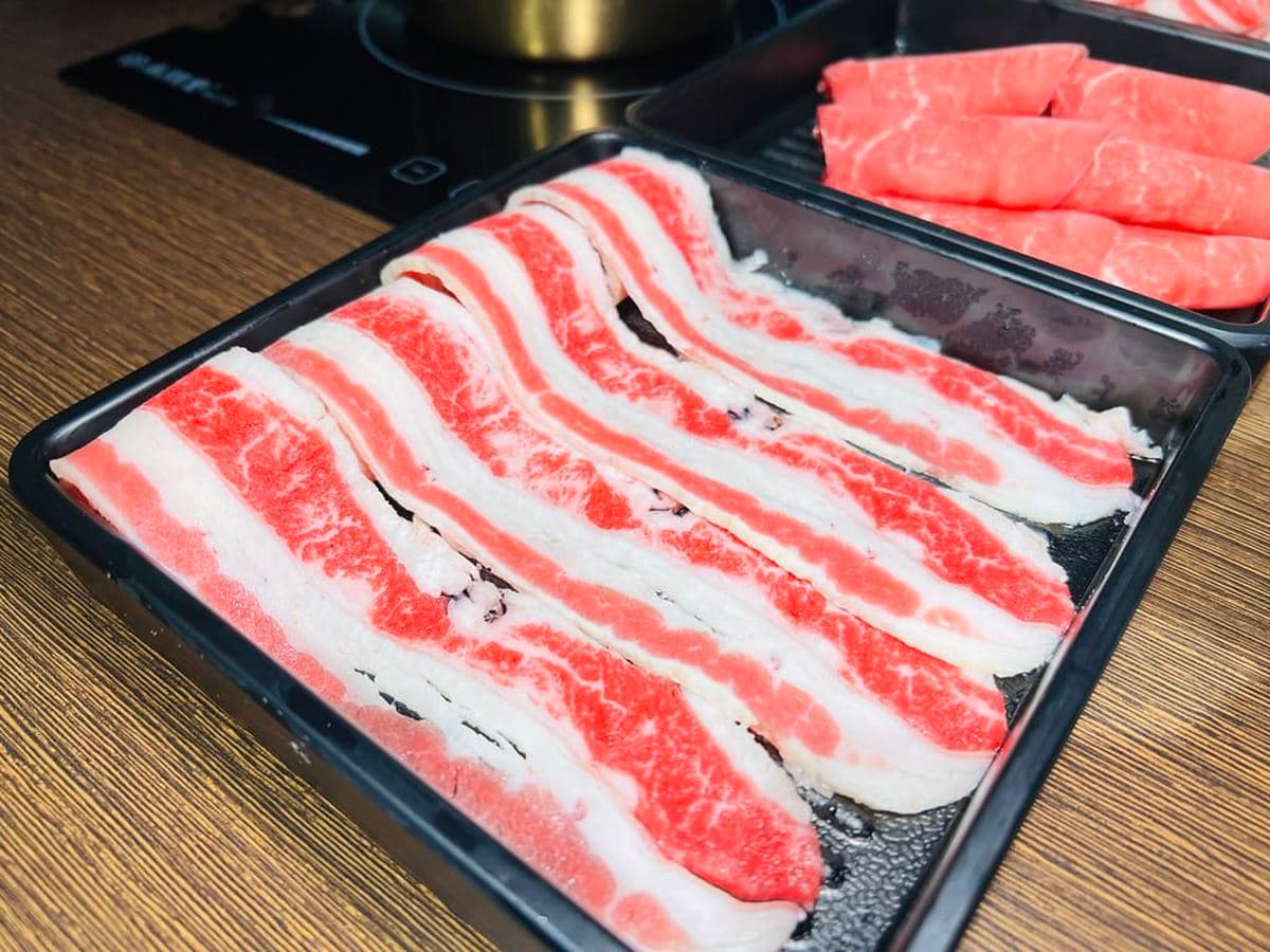 板橋369元火鍋吃到飽!爽嗑7種肉+自助吧無限吃,免服務費壽星還送肉蛋糕 板橋369元火鍋吃到飽!爽嗑7種肉+自助吧無限吃,免服務費壽星還送肉蛋糕