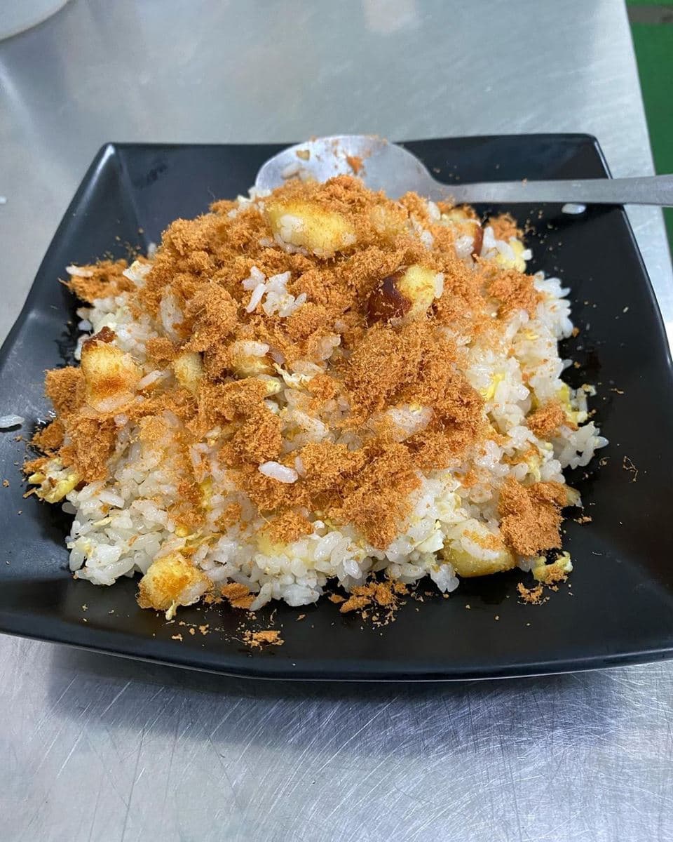 全台唯一「蜂蜜蛋糕炒飯」!高雄小吃齊名鼎泰豐,香甜蛋糕+肉鬆意外超搭 全台唯一「蜂蜜蛋糕炒飯」!高雄小吃齊名鼎泰豐,香甜蛋糕+肉鬆意外超搭