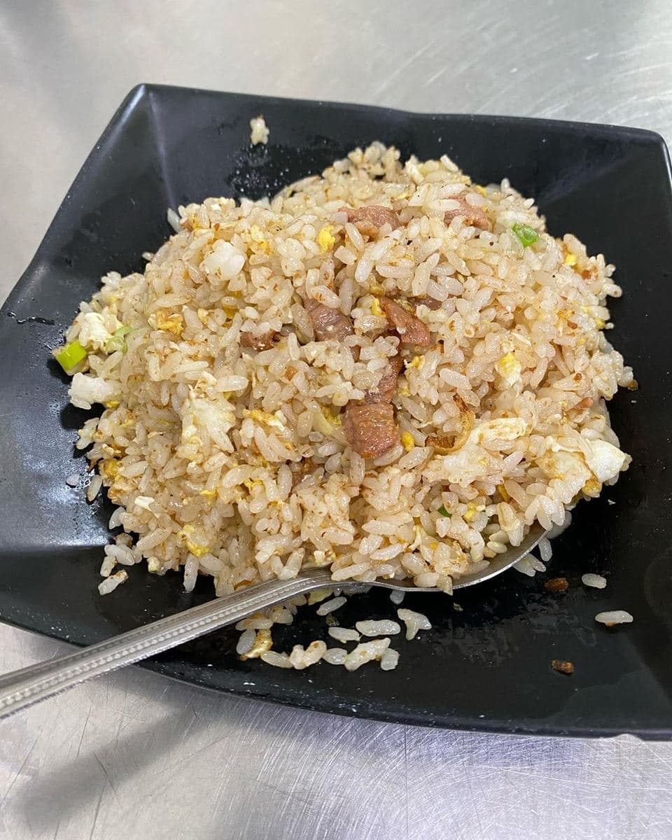 全台唯一「蜂蜜蛋糕炒飯」!高雄小吃齊名鼎泰豐,香甜蛋糕+肉鬆意外超搭 全台唯一「蜂蜜蛋糕炒飯」!高雄小吃齊名鼎泰豐,香甜蛋糕+肉鬆意外超搭