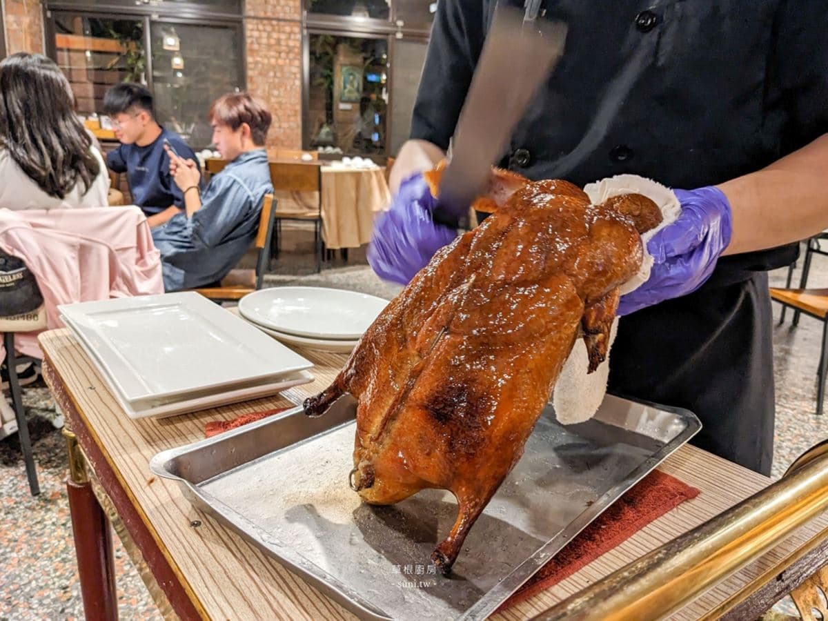 新竹超狂「烤鴨五吃」!爽嗑醬爆鴨骨、酸菜鴨湯,竹科人熱炒聚餐吃這家 新竹超狂「烤鴨五吃」!爽嗑醬爆鴨骨、酸菜鴨湯,竹科人熱炒聚餐吃這家