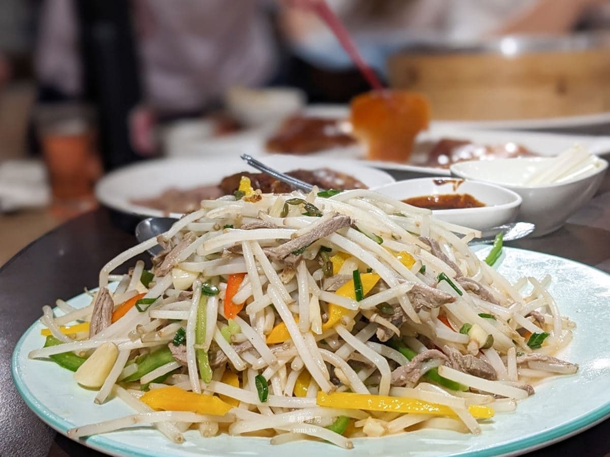 新竹超狂「烤鴨五吃」!爽嗑醬爆鴨骨、酸菜鴨湯,竹科人熱炒聚餐吃這家 新竹超狂「烤鴨五吃」!爽嗑醬爆鴨骨、酸菜鴨湯,竹科人熱炒聚餐吃這家
