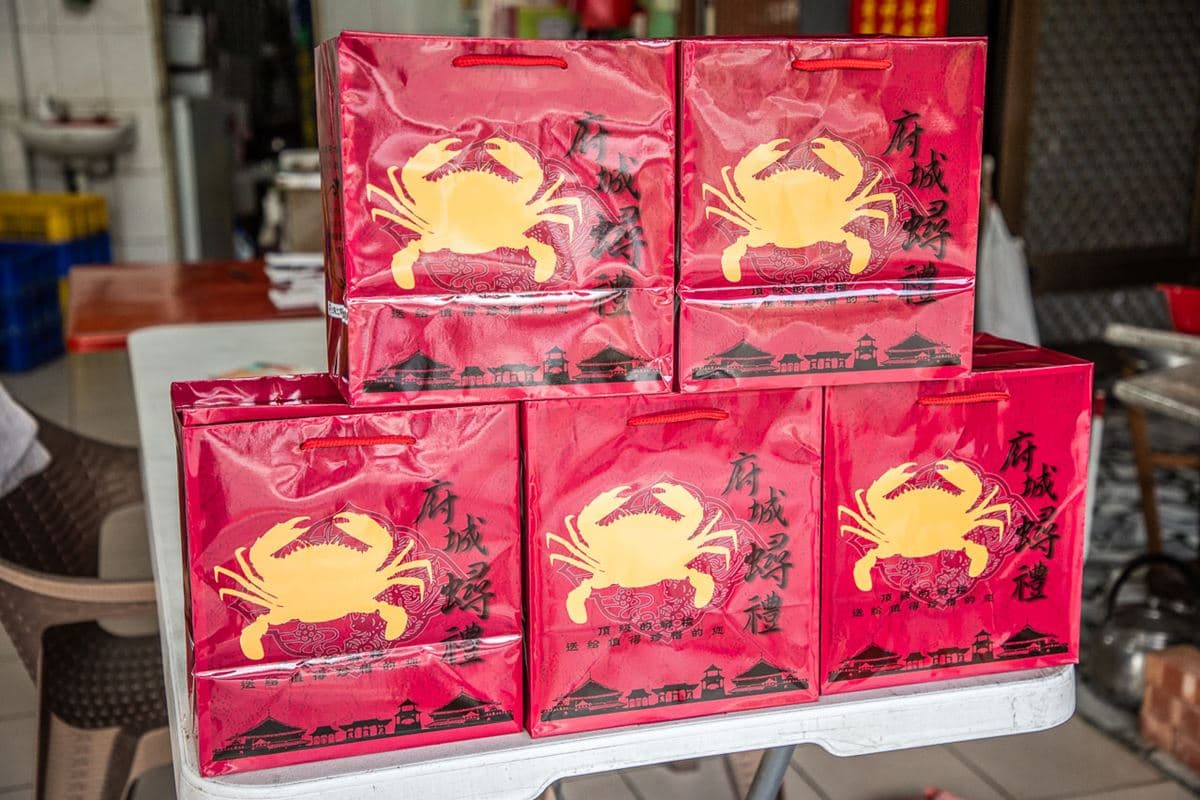 炸量蟹黃嗑到痛風!台南5星零負評「神級伴手禮」,只限外帶老饕都預訂瘋搶 炸量蟹黃嗑到痛風!台南5星零負評「神級伴手禮」,只限外帶老饕都預訂瘋搶