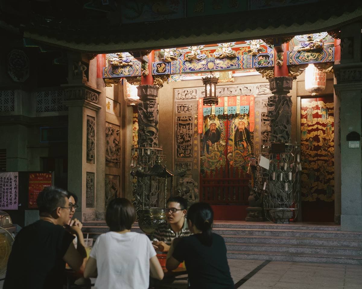 台南超難訂「無菜單燒烤攤」!在地人才知廟口老店,堅持炭火翻烤僅開4小時 台南超難訂「無菜單燒烤攤」!在地人才知廟口老店,堅持炭火翻烤僅開4小時