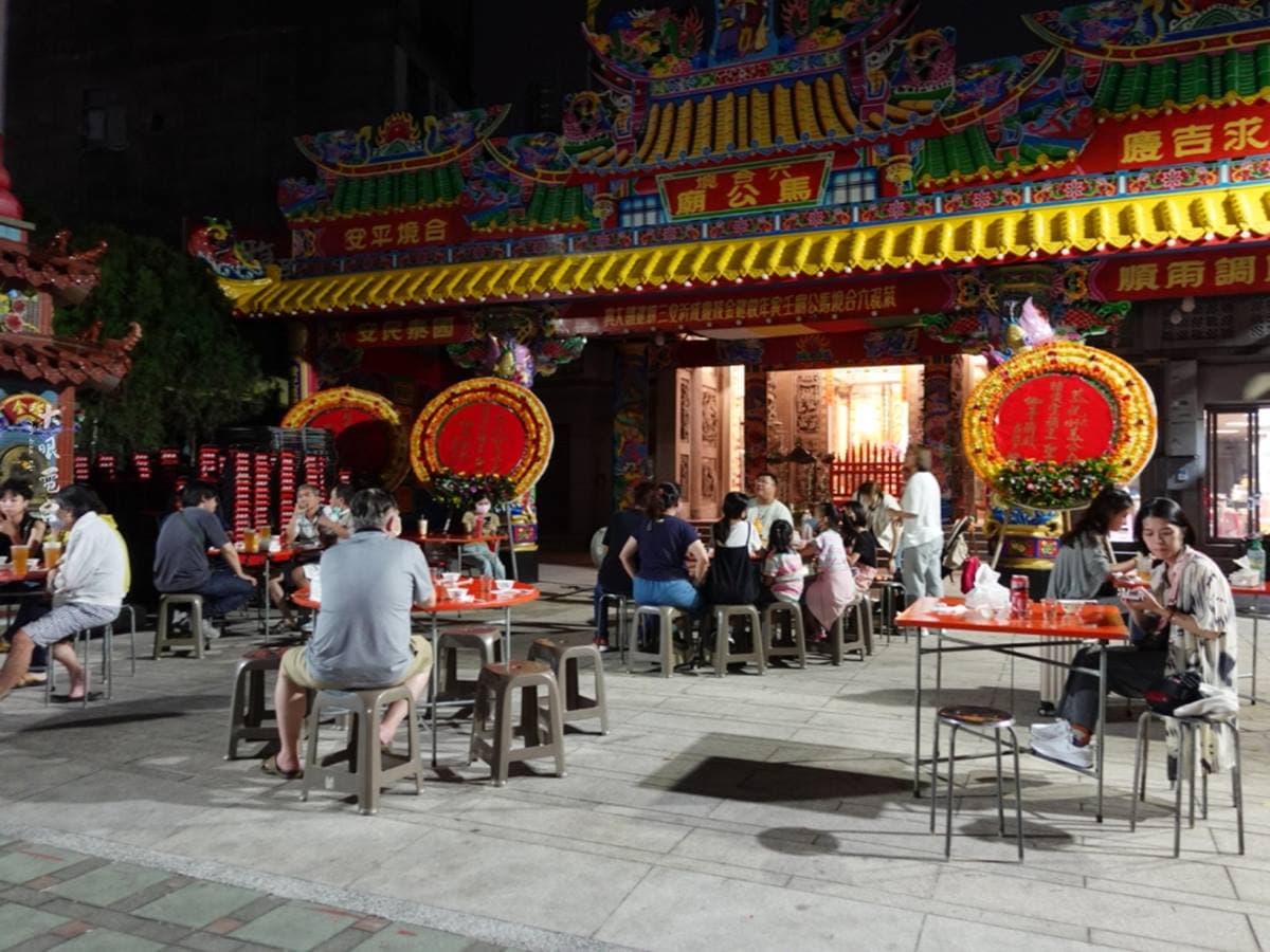 台南超難訂「無菜單燒烤攤」!在地人才知廟口老店,堅持炭火翻烤僅開4小時 台南超難訂「無菜單燒烤攤」!在地人才知廟口老店,堅持炭火翻烤僅開4小時