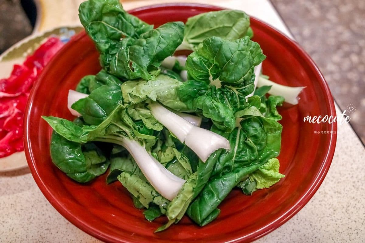 全台生意最好「炭燒薑母鴨」是這家!薑香濃郁肉質嫩,排隊人潮滿到隔壁巷 全台生意最好「炭燒薑母鴨」是這家!薑香濃郁肉質嫩,排隊人潮滿到隔壁巷