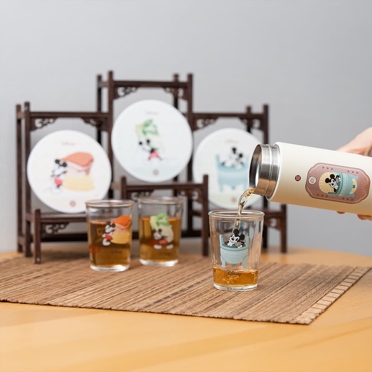 故宮x迪士尼百年新品!「米奇米妮+故宮三寶」躍上桌曆、帆布袋、盲盒公仔 故宮x迪士尼百年新品!「米奇米妮+故宮三寶」躍上桌曆、帆布袋、盲盒公仔