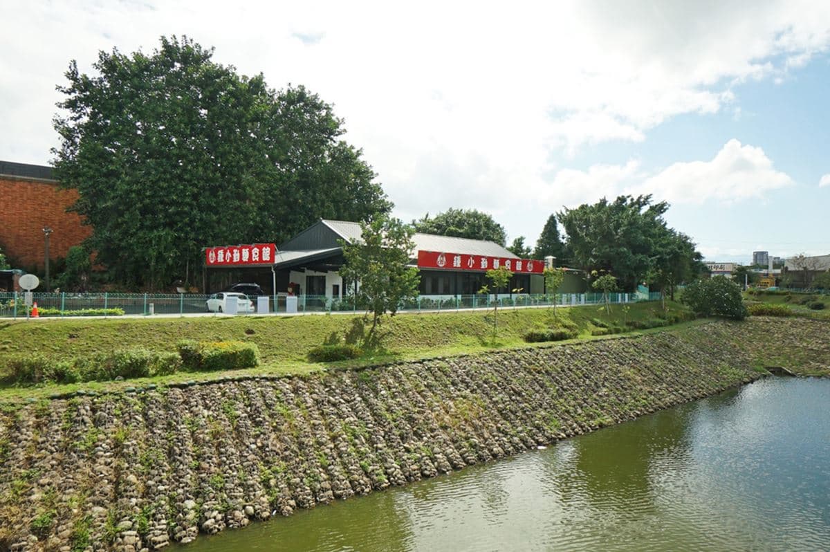 【新開店】牛肉麵吃到飽!90元起加湯加麵不用錢,豆花、飲料無限供應 【新開店】牛肉麵吃到飽!90元起加湯加麵不用錢,豆花、飲料無限供應