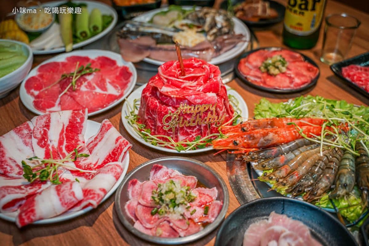 300元起爽嗑!板橋9家高CP值吃到飽:牛排自助吧、平價火鍋、甜點無限吃 板橋燒肉吃到飽推薦:燒惑日式炭火燒肉