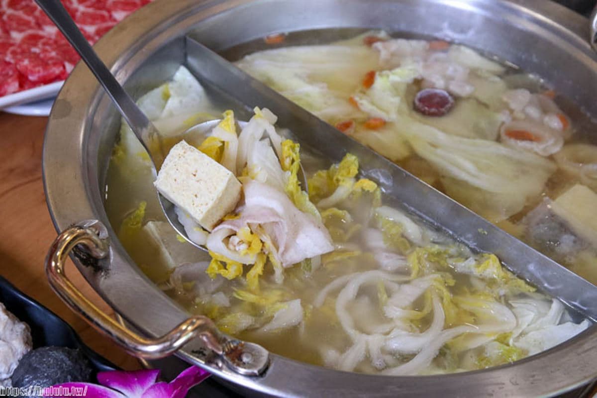 肉肉無限吃到飽!全台5大必吃「酸菜白肉鍋」:60年老字號、免費加鴨血豆腐 肉肉無限吃到飽!全台5大必吃「酸菜白肉鍋」:60年老字號、免費加鴨血豆腐