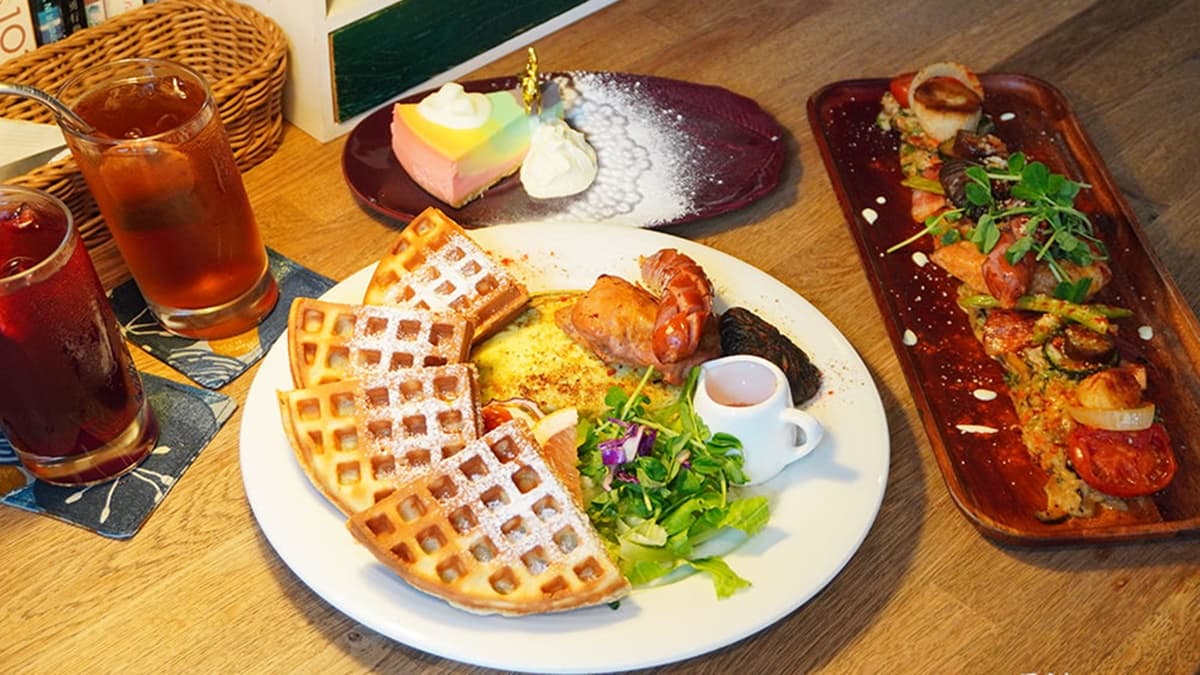 We & Me Cafe img