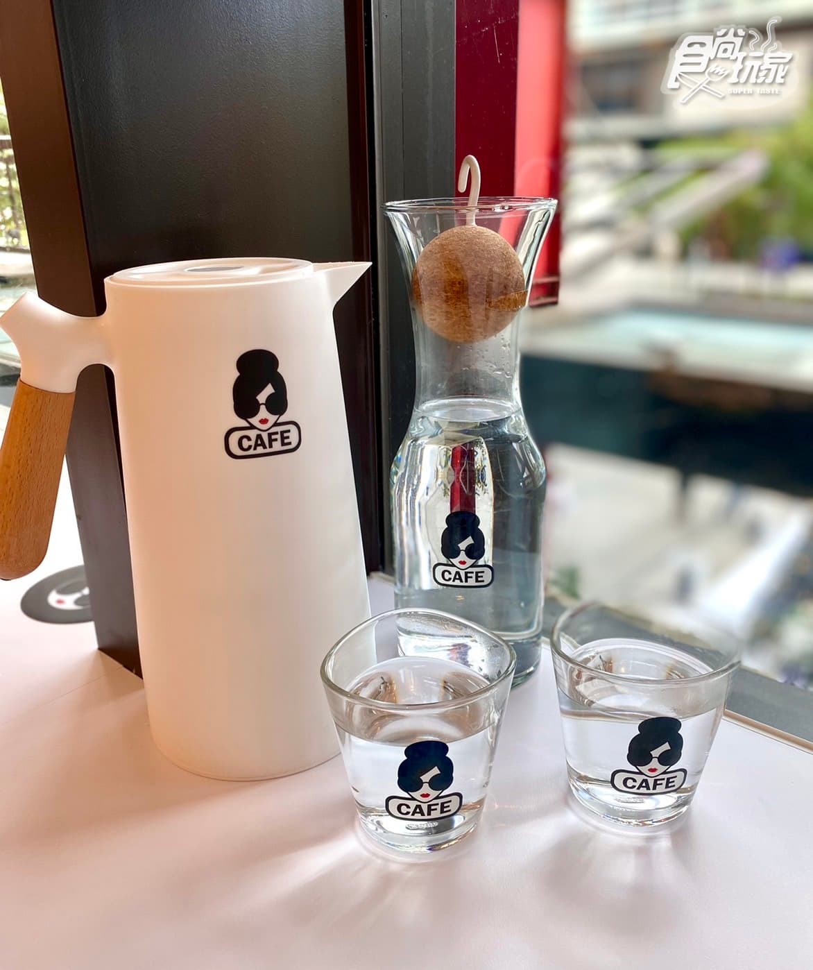 【新開店】最美娃娃頭咖啡廳!全球首間alice + olivia Café,開幕亮點筆記 【新開店】最美娃娃頭咖啡廳!全球首間alice + olivia Café,開幕亮點筆記