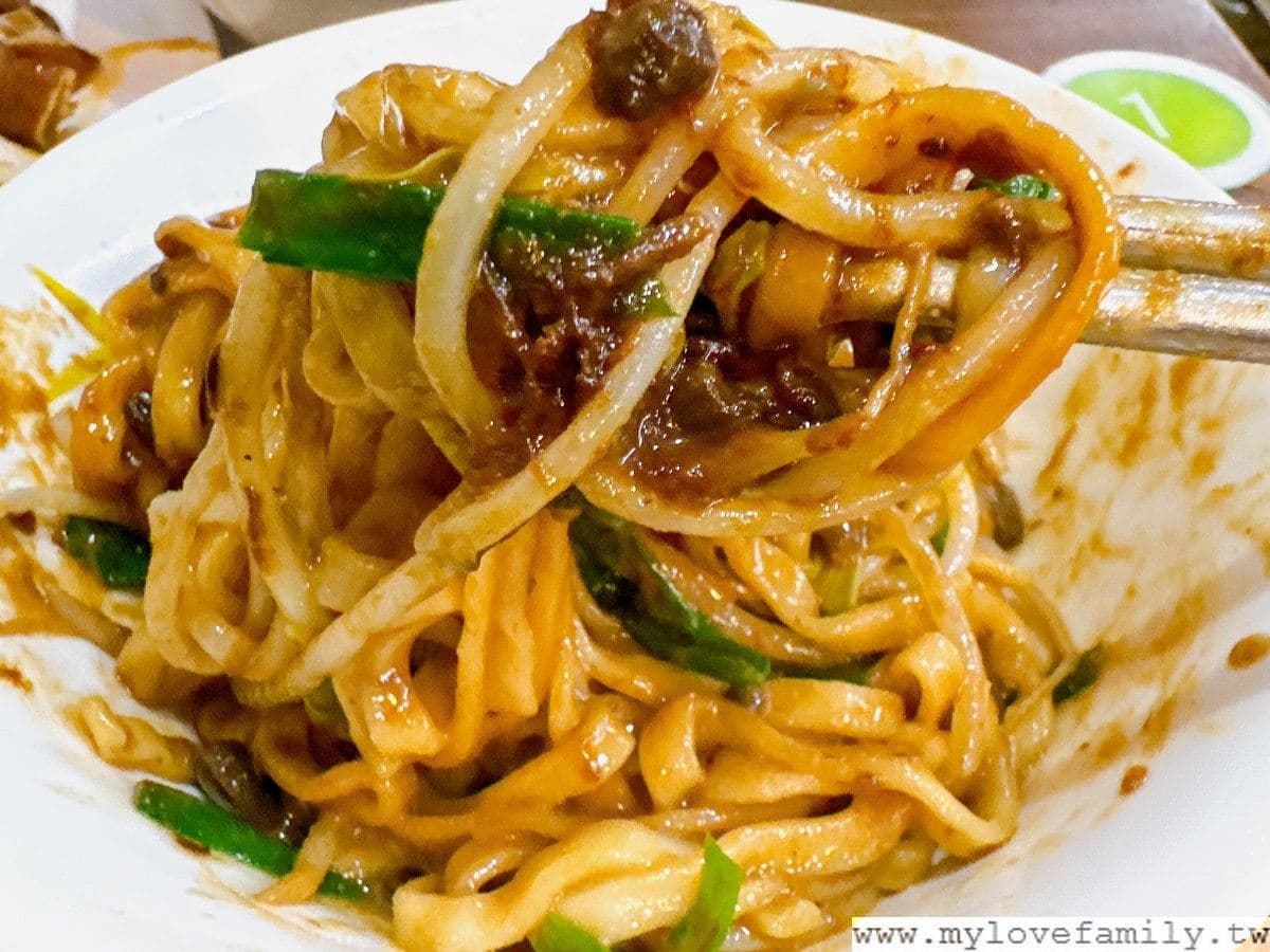 通通經典老字號!延三夜市10必吃:30元高麗菜飯、台北最強豬腳、必比登推薦 通通經典老字號!延三夜市10必吃:30元高麗菜飯、台北最強豬腳、必比登推薦