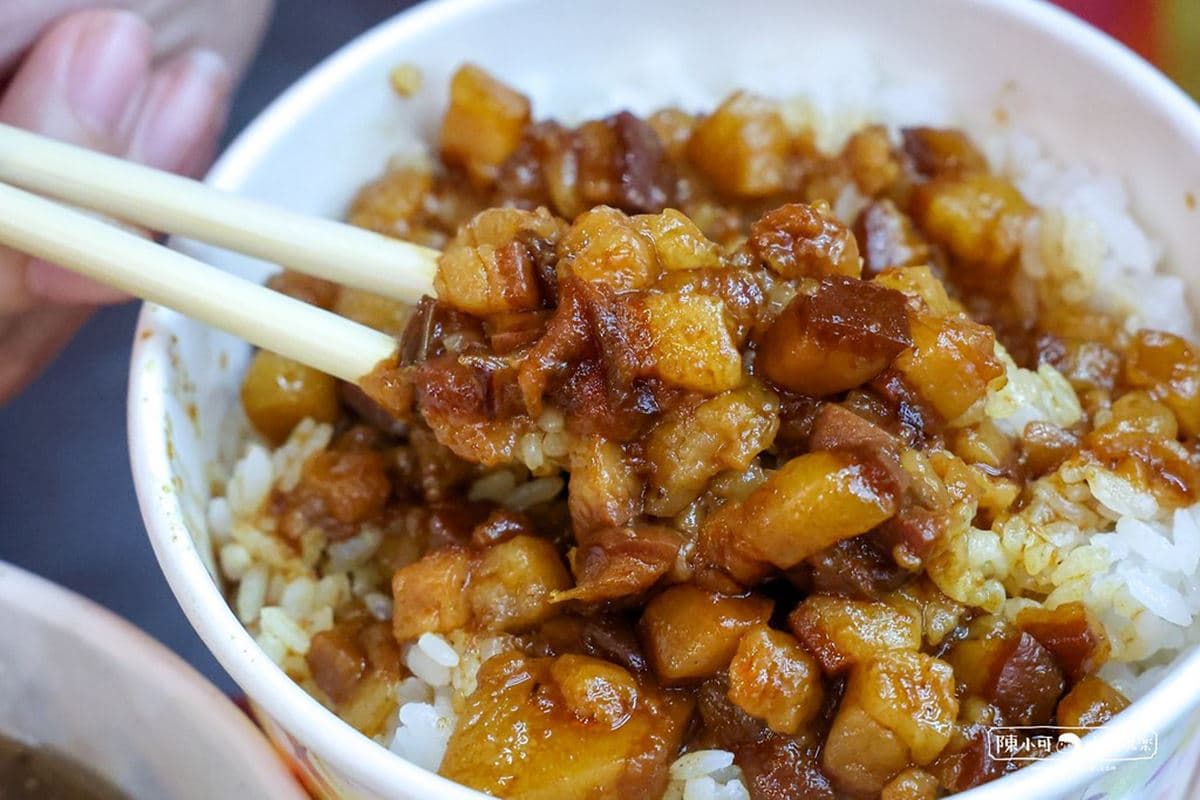 通通經典老字號!延三夜市10必吃:30元高麗菜飯、台北最強豬腳、必比登推薦 通通經典老字號!延三夜市10必吃:30元高麗菜飯、台北最強豬腳、必比登推薦