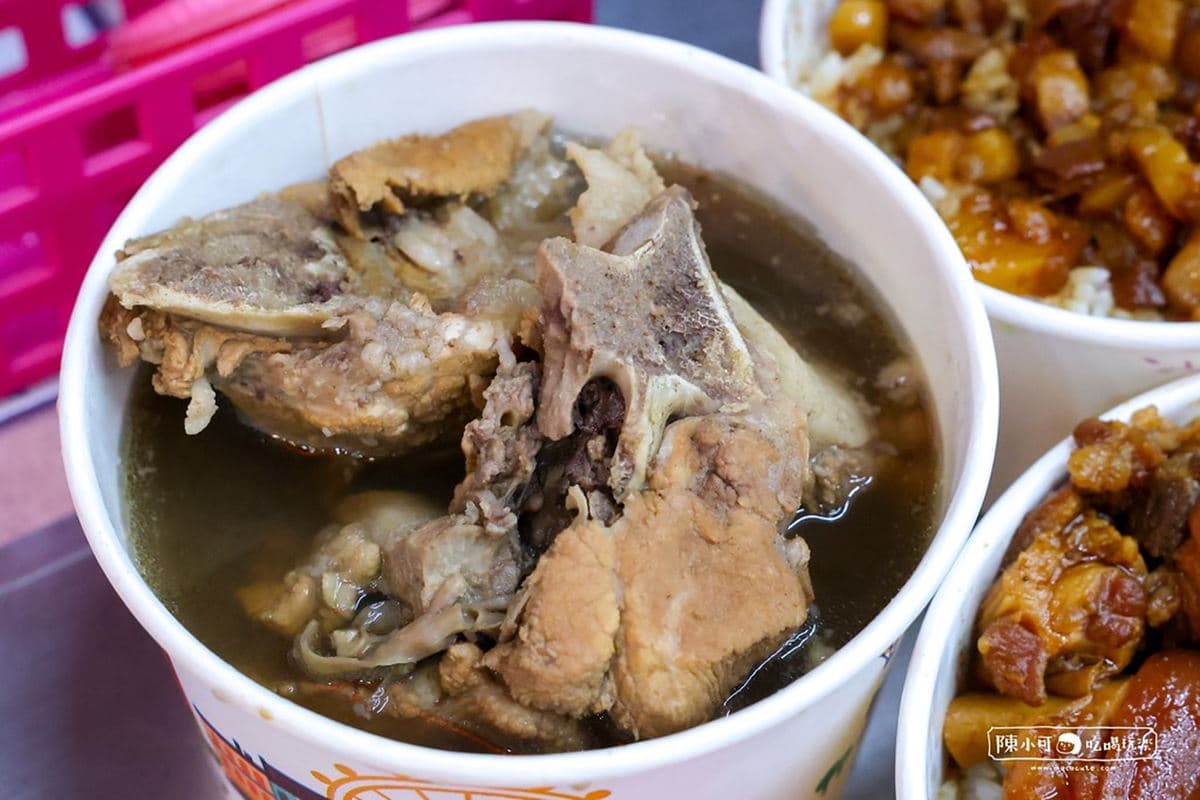 通通經典老字號!延三夜市10必吃:30元高麗菜飯、台北最強豬腳、必比登推薦 通通經典老字號!延三夜市10必吃:30元高麗菜飯、台北最強豬腳、必比登推薦