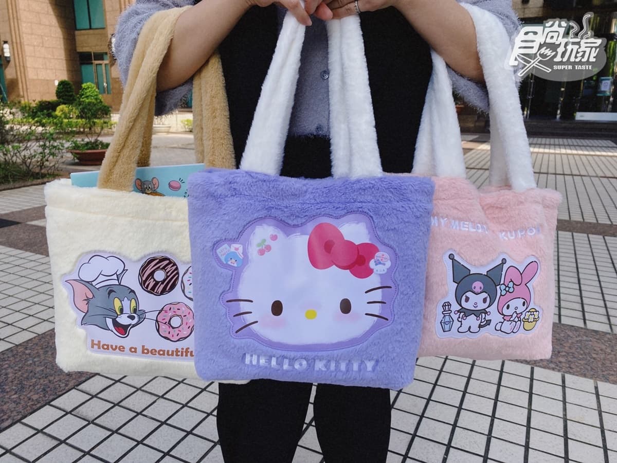 7-11聖誕福袋23款搶先開箱!KITTY、史努比、三眼怪7肖像+免費送星巴克 7-11聖誕福袋23款搶先開箱!KITTY、史努比、三眼怪7肖像+免費送星巴克