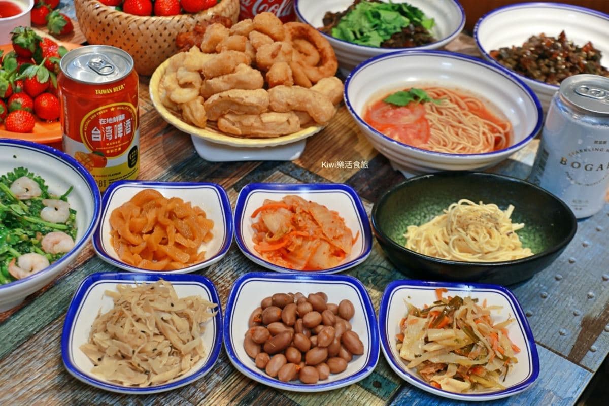爆量草莓無限吃!399元拉麵、炸物、甜點通通吃到飽,香菜皮蛋拉麵等你挑戰 爆量草莓無限吃!399元拉麵、炸物、甜點通通吃到飽,香菜皮蛋拉麵等你挑戰