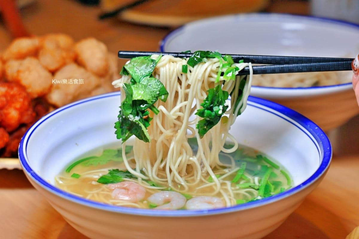 爆量草莓無限吃!399元拉麵、炸物、甜點通通吃到飽,香菜皮蛋拉麵等你挑戰 爆量草莓無限吃!399元拉麵、炸物、甜點通通吃到飽,香菜皮蛋拉麵等你挑戰