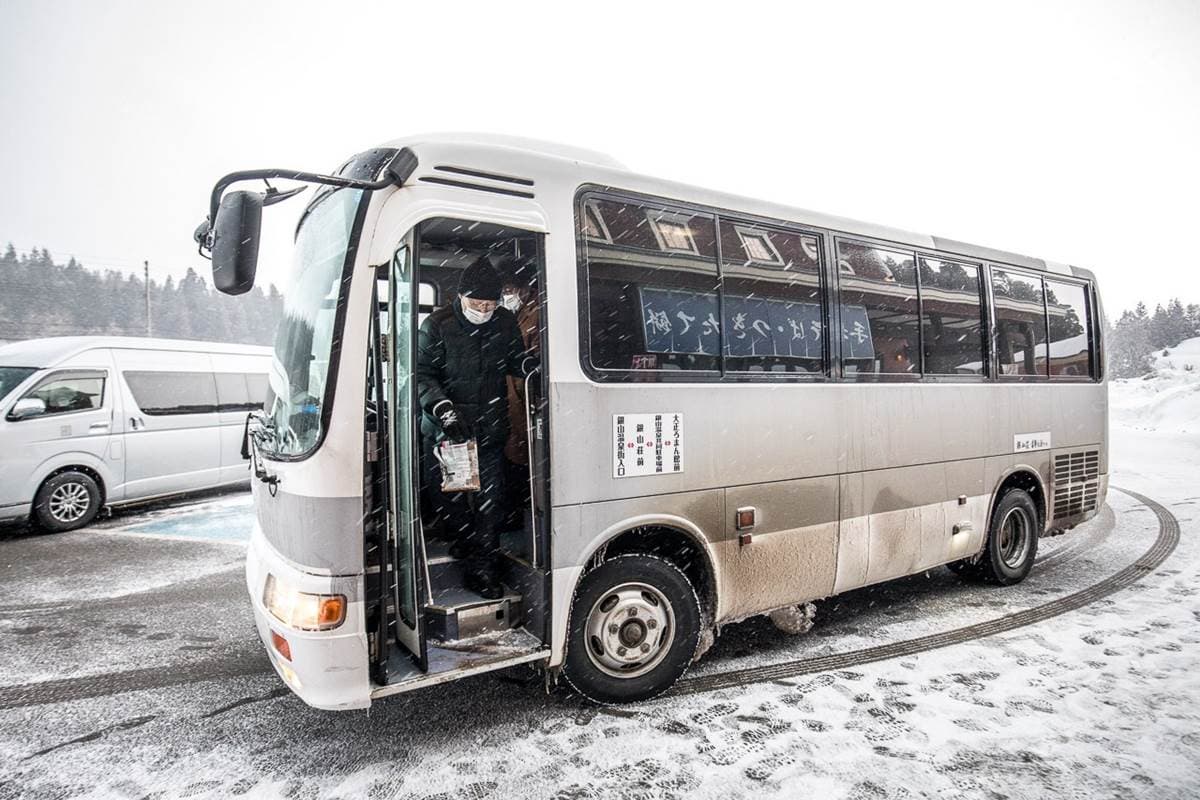 根本《神隱少女》夢幻場景!搶拍超浪漫「雪景溫泉街」,還能爽泡免費足湯 根本《神隱少女》夢幻場景!搶拍超浪漫「雪景溫泉街」,還能爽泡免費足湯