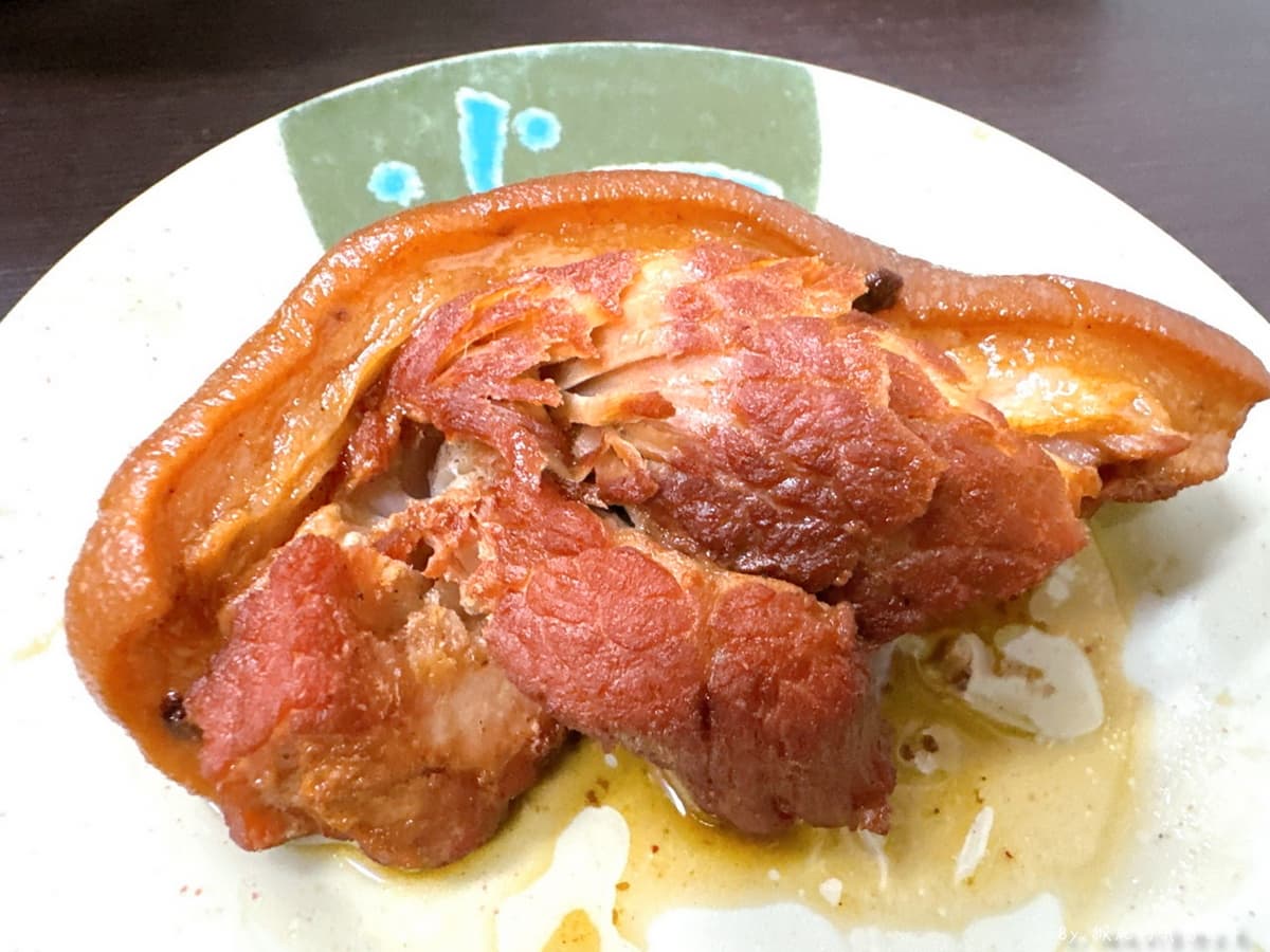 24小時都能吃!台中「銷魂三層爌肉飯」夜貓超愛,免費加爆酸菜、辣椒 24小時都能吃!台中「銷魂三層爌肉飯」夜貓超愛,免費加爆酸菜、辣椒