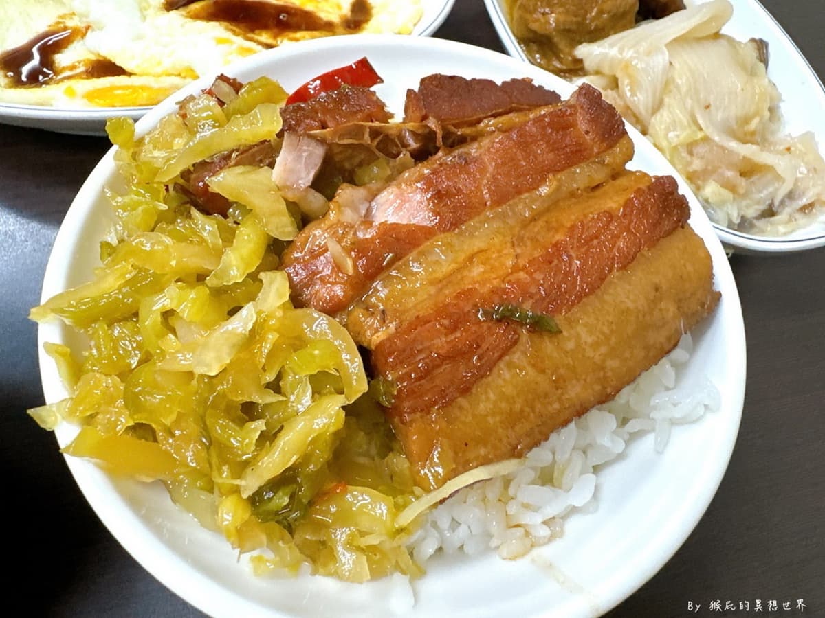 24小時都能吃!台中「銷魂三層爌肉飯」夜貓超愛,免費加爆酸菜、辣椒 24小時都能吃!台中「銷魂三層爌肉飯」夜貓超愛,免費加爆酸菜、辣椒