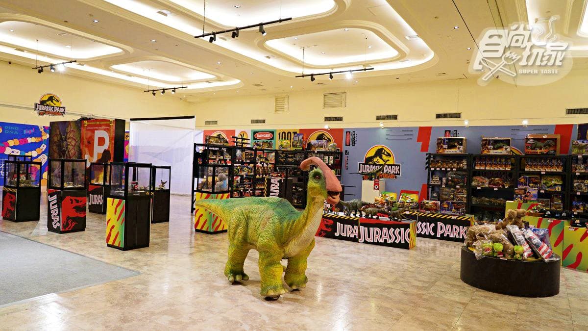 《侏羅紀公園》快閃店在台北!逛爆近百款恐龍周邊,6米高暴龍「這天」現身 《侏羅紀公園》快閃店在台北!逛爆近百款恐龍周邊,6米高暴龍「這天」現身
