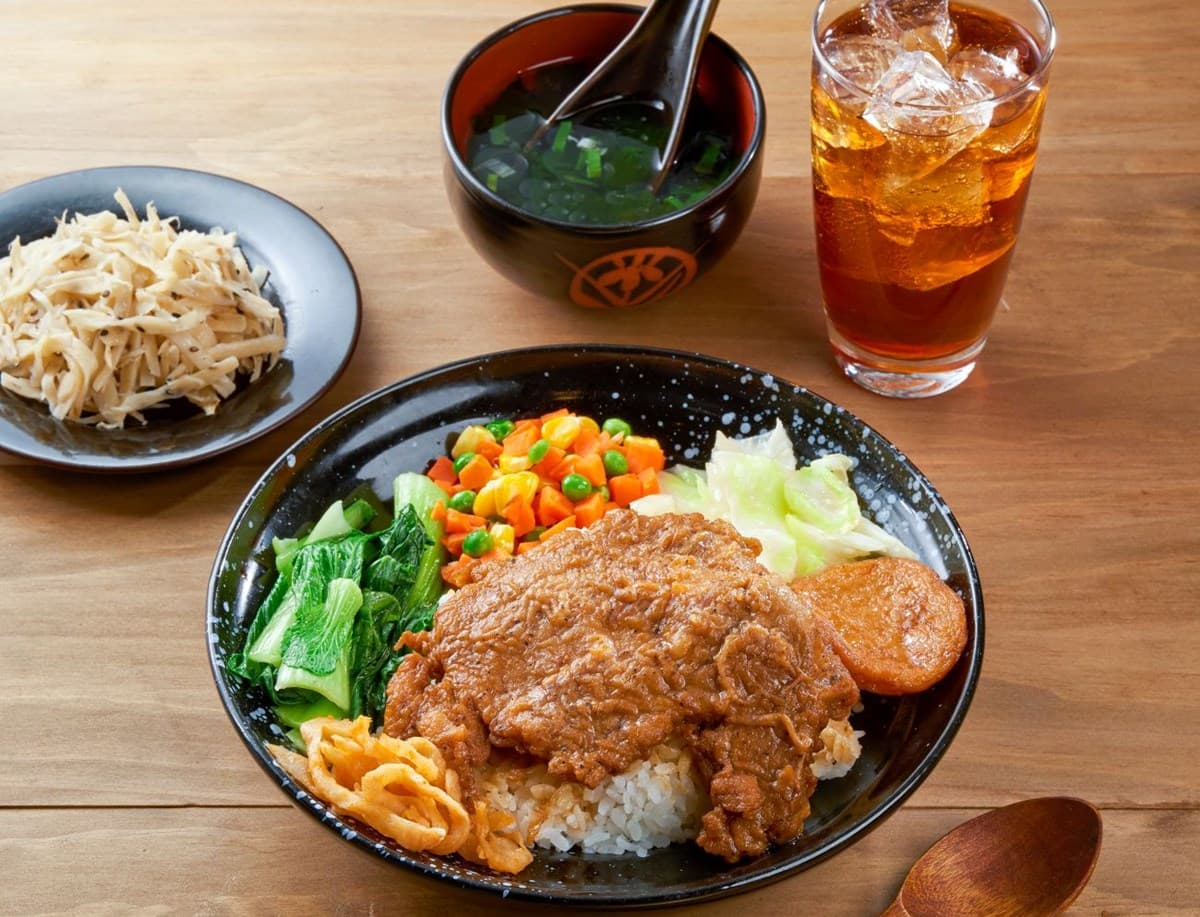 身分證中「2碼」送排骨!三商巧福限時優惠,原汁牛肉麵、排骨飯通通百元有找 身分證中「2碼」送排骨!三商巧福限時優惠,原汁牛肉麵、排骨飯通通百元有找
