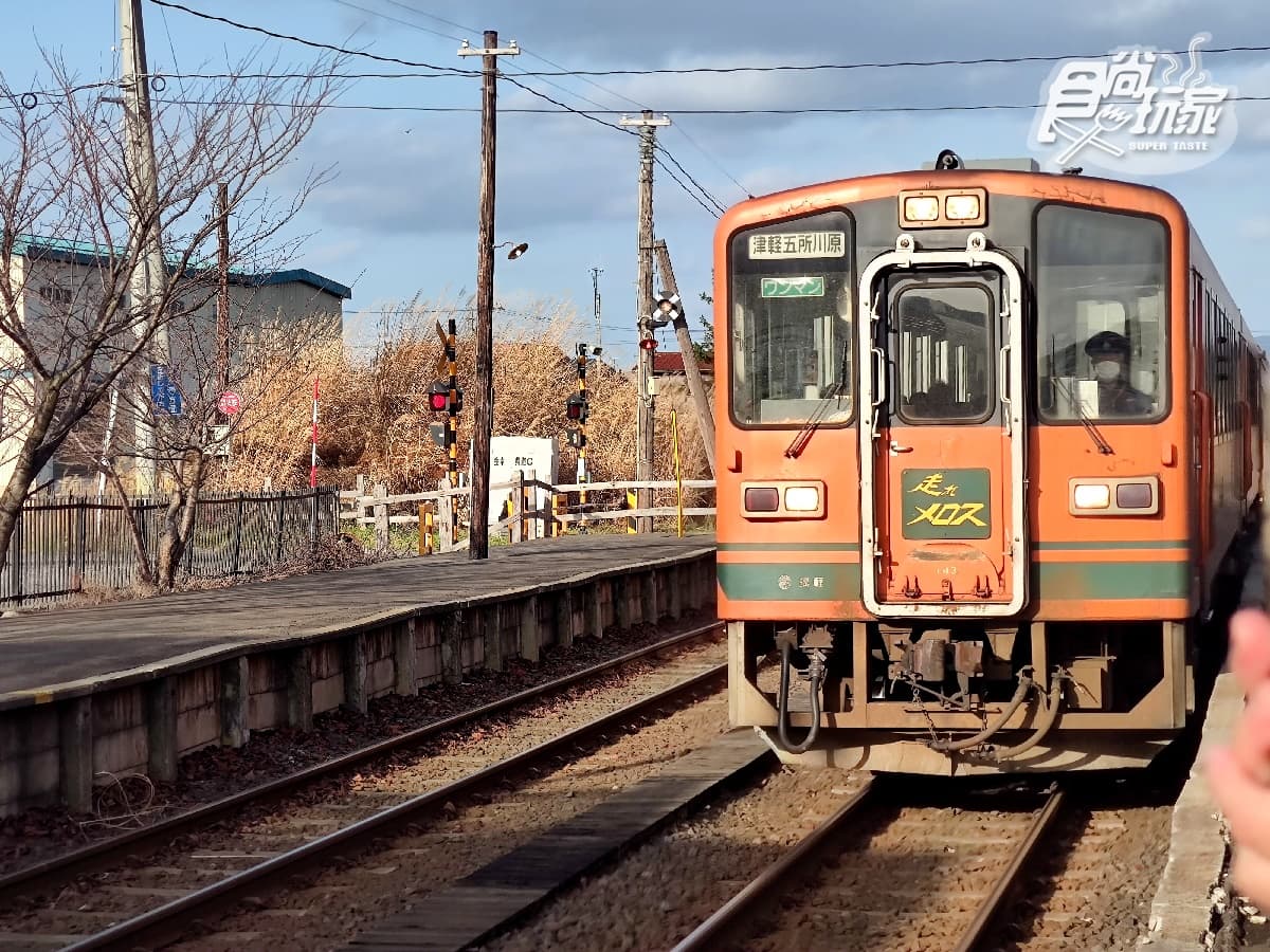 一年只開4個月!日本冬季限定「烤魷魚列車」,秒飛昭和時代還可喝清酒 一年只開4個月!日本冬季限定「烤魷魚列車」,秒飛昭和時代還可喝清酒
