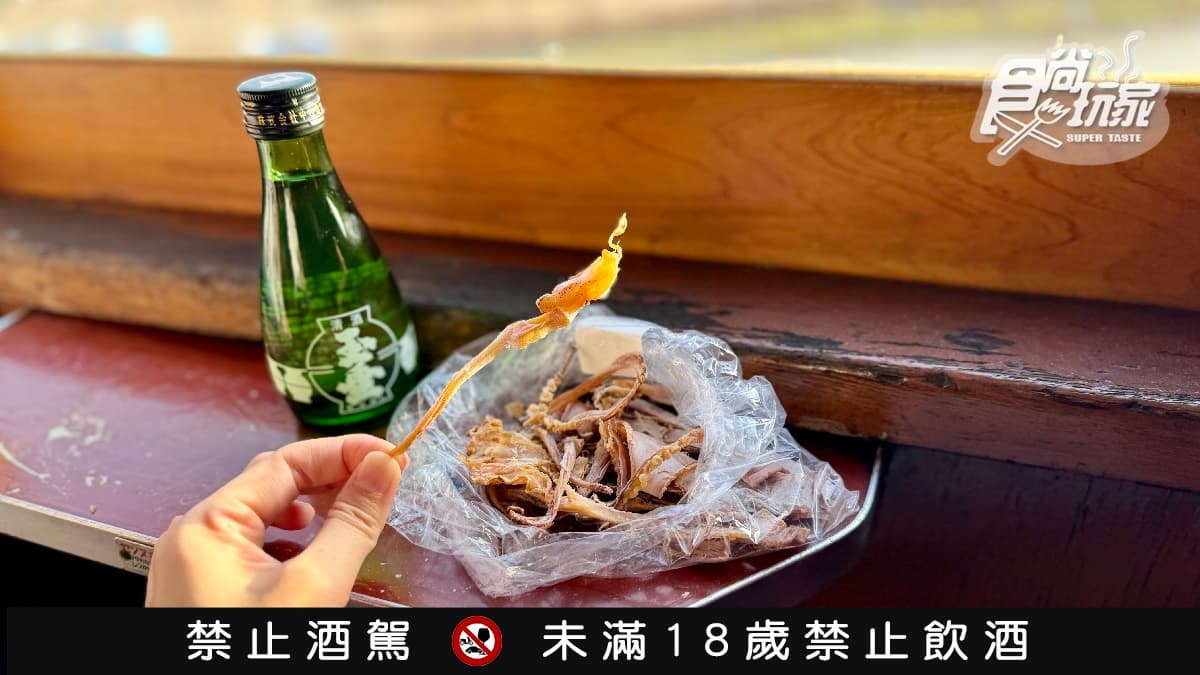 一年只開4個月!日本冬季限定「烤魷魚列車」,秒飛昭和時代還可喝清酒 一年只開4個月!日本冬季限定「烤魷魚列車」,秒飛昭和時代還可喝清酒