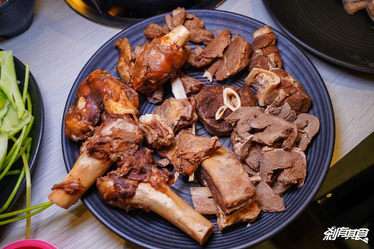 台中499元起「羊肉爐吃到飽」!7種羊部位無限夾,甜點、飲料、冰品吃到爽 【台中美食推薦】台中499元起「羊肉爐吃到飽」!7種羊部位無限夾,甜點、飲料、冰品吃到爽