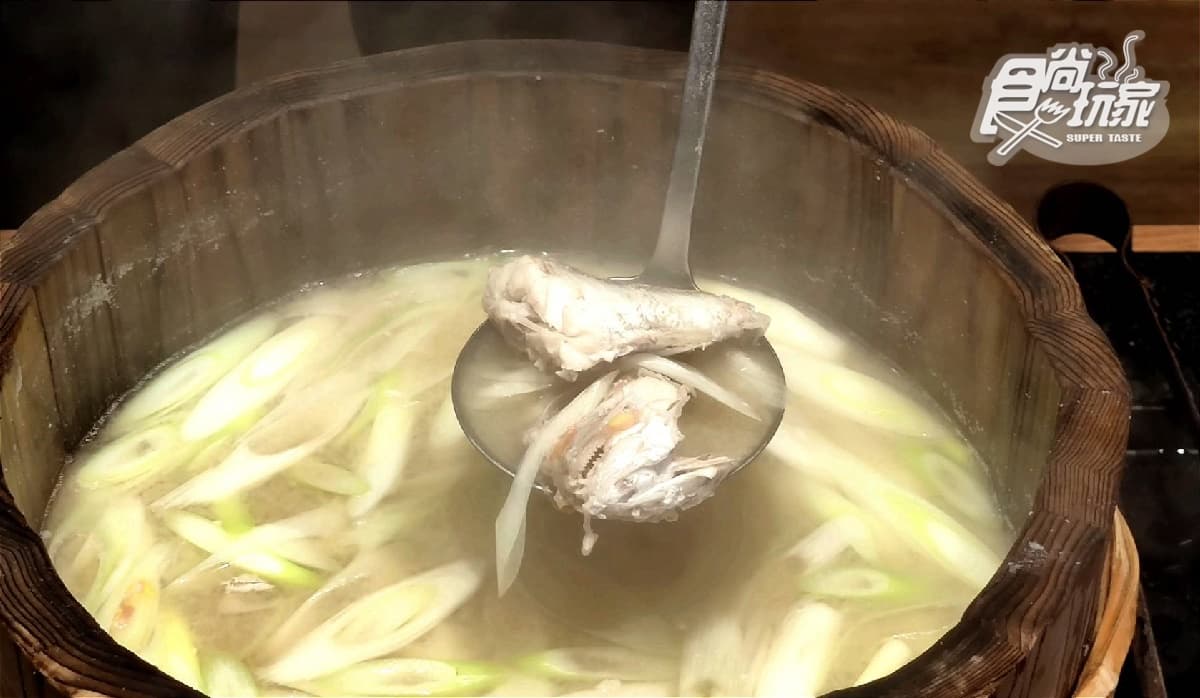正港「石頭」火鍋!日本秋田必吃4美食:舞妓便當、烤米棒鍋、稻庭烏龍麵 正港「石頭」火鍋!日本秋田必吃4美食:舞妓便當、烤米棒鍋、稻庭烏龍麵