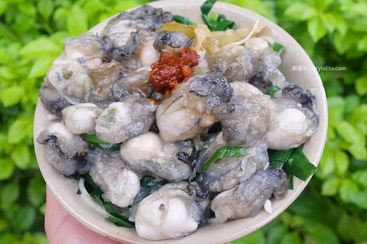 板橋府中美食13家推薦!朝聖隱藏版珍奶、宵夜限定麻辣麵線、百道蔬食吃到飽 板橋府中美食:源慶鮮蚵