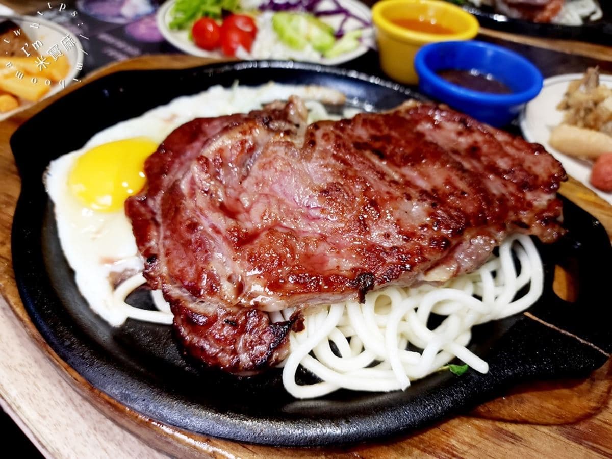 新莊美食20家攻略!必吃蟹殼黃蔥酥餅,朝聖詹記總店、4.8星牛排、最強燒臘 德堡牛排|99元平日自助吧吃到飽