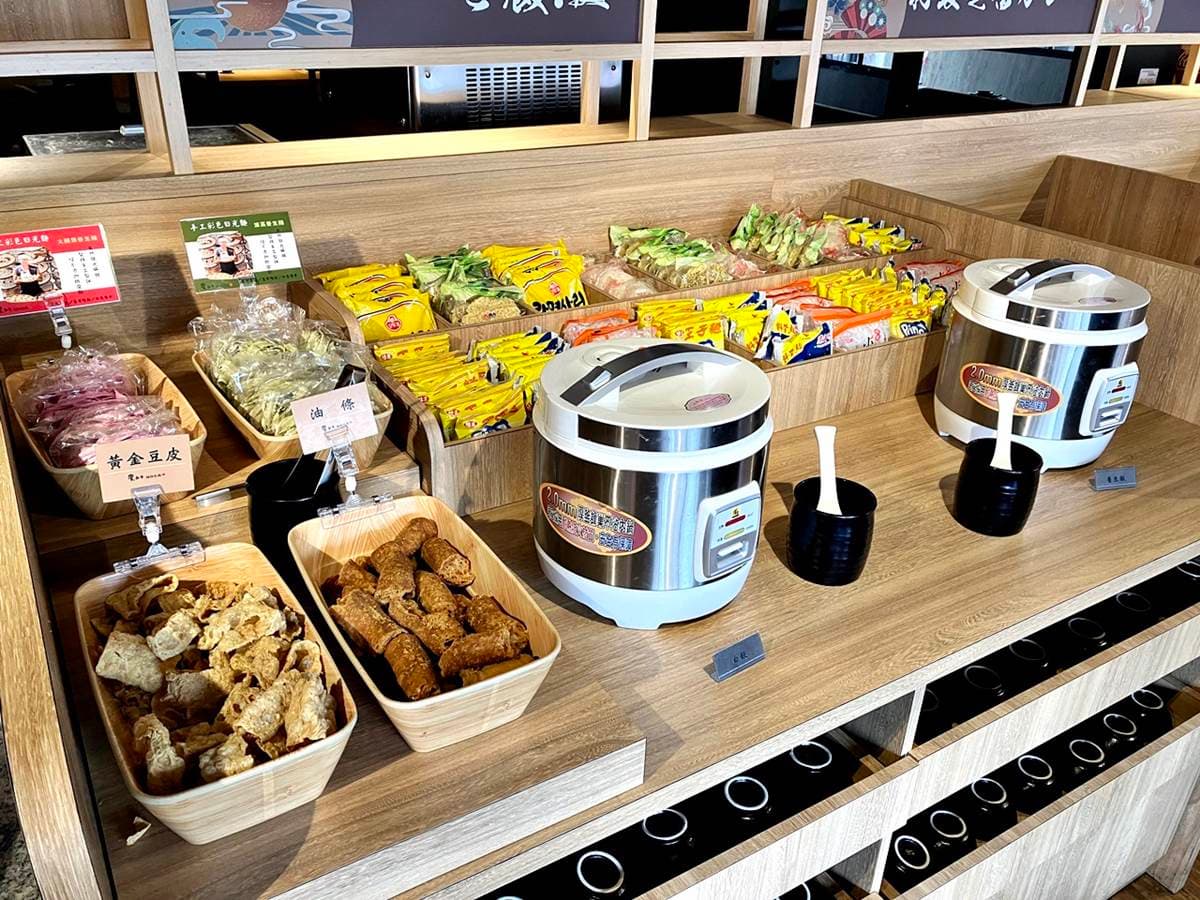 最低388元吃到飽!桃園車站超狂「和牛火鍋」,手卷、石鍋拌飯、自助吧任吃 最低388元吃到飽!桃園車站超狂「和牛火鍋」,手卷、石鍋拌飯、自助吧任吃